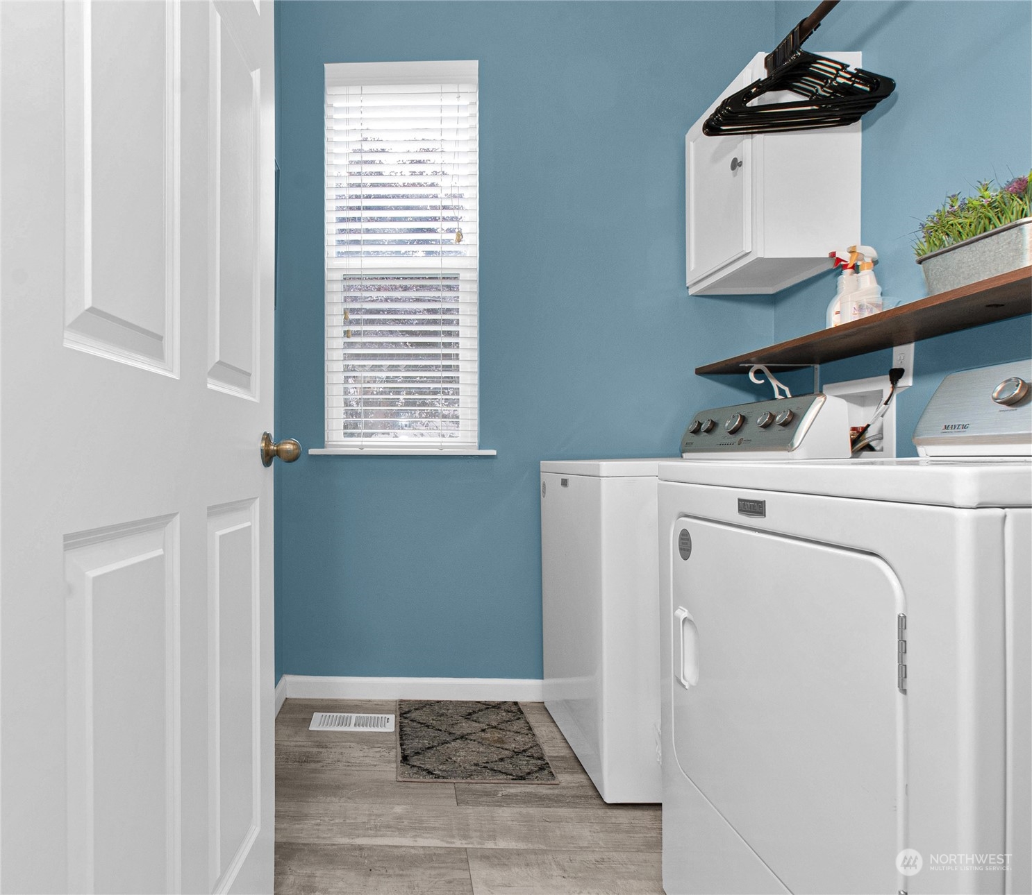 4619 211th Street East Spanaway, WA 98387 - Photo 13 of 36 a utility room with dryer and washer