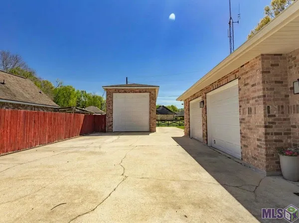 $350,000 | 1757 East Nelson Street, Gonzales, LA 70737