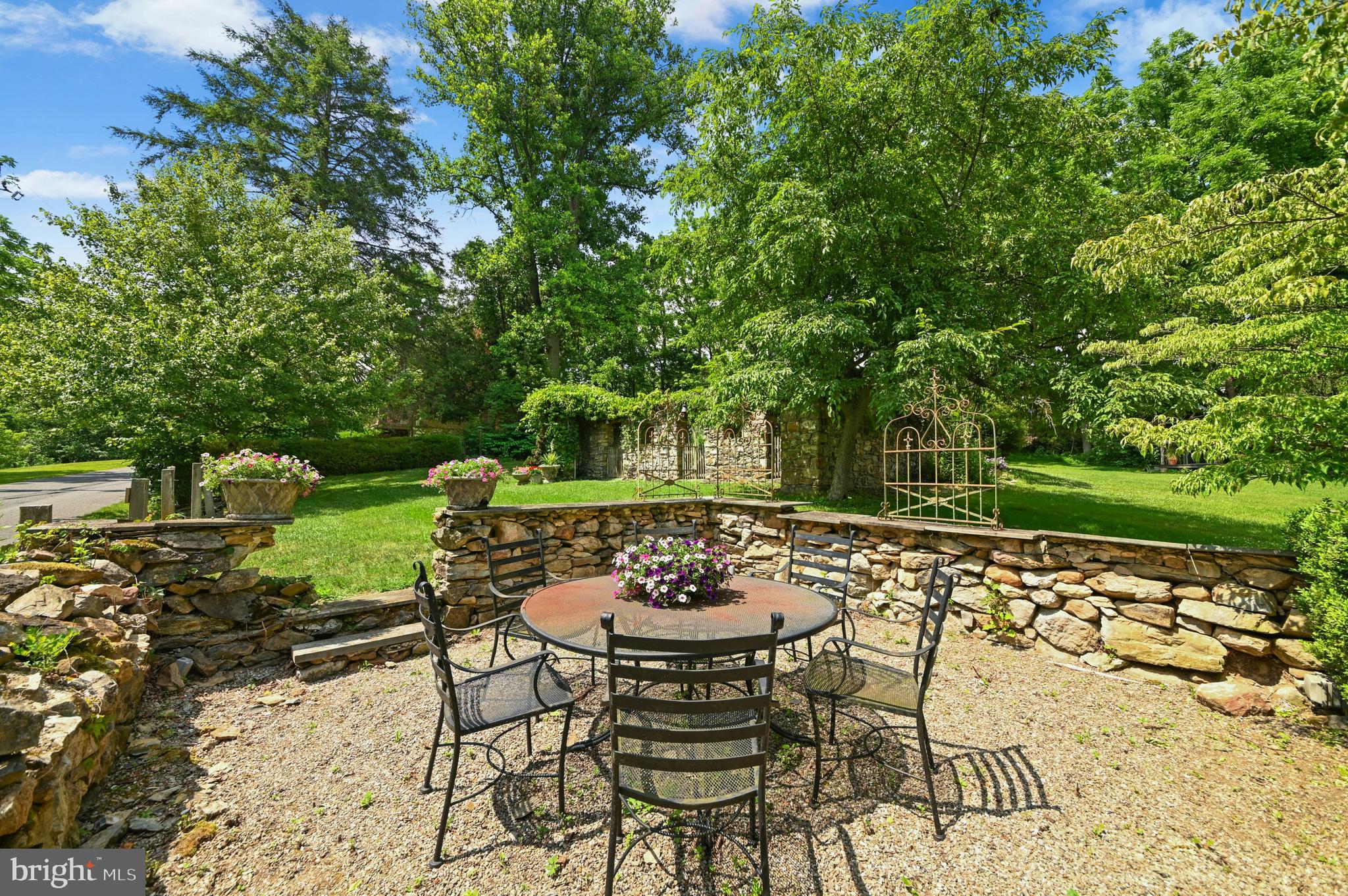 1867 Old Mill Road Bethlehem, PA 18015 - Photo 29 of 36