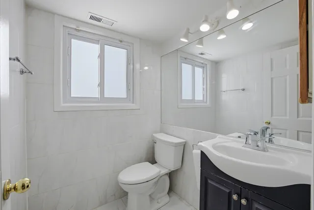 $245,000 | 1874 Windward Lane, Hanover Park, IL 60133