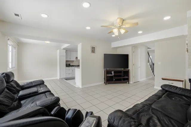 $245,000 | 1874 Windward Lane, Hanover Park, IL 60133