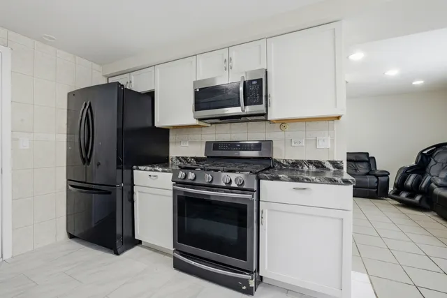 $245,000 | 1874 Windward Lane, Hanover Park, IL 60133