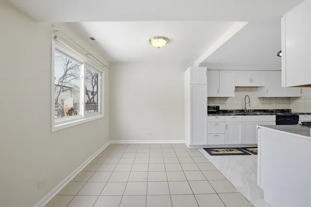 $245,000 | 1874 Windward Lane, Hanover Park, IL 60133