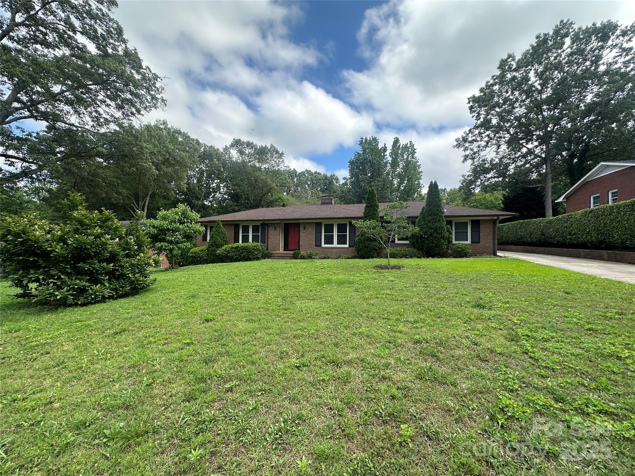 1115 Dumbarton Road Gastonia, NC 28054 - Photo 20 of 20 a front view of house with yard and green space