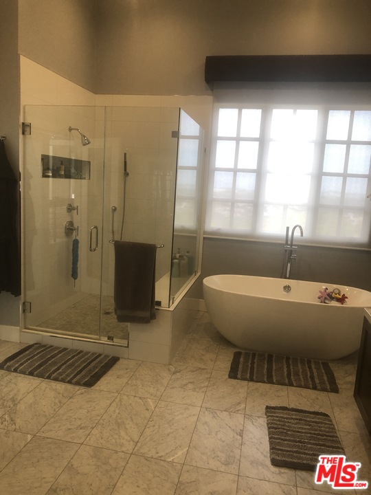 2242 Canyonback Road Los Angeles, CA 90049 - Photo 13 of 14 Gallery Image 13
