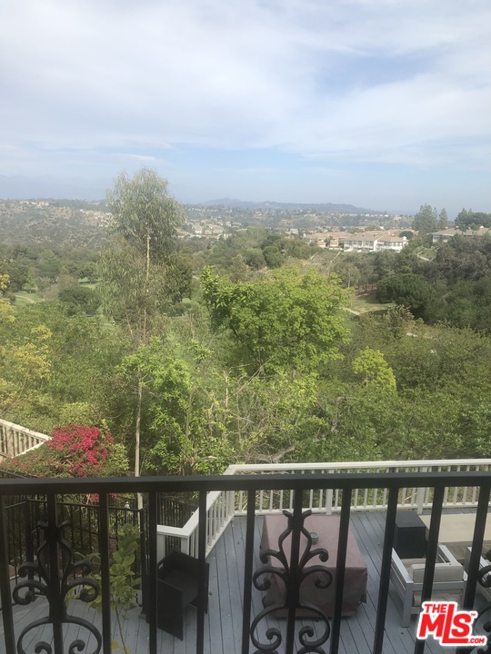 2242 Canyonback Road Los Angeles, CA 90049 - Photo 8 of 14 Gallery Image 8