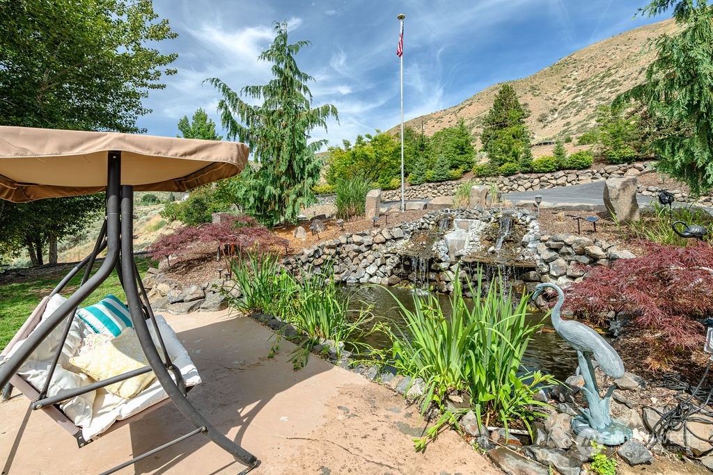 1365 Pitcher Canyon Road Wenatchee, WA 98801 - Photo 31 of 40 a view of outdoor space yard and patio
