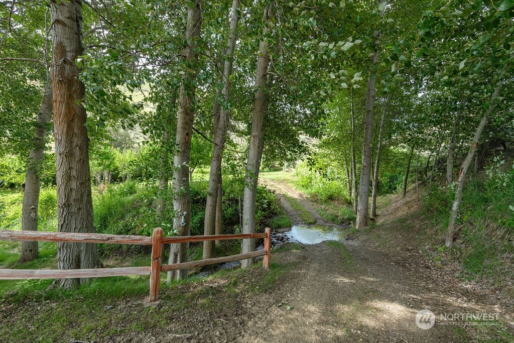 1365 Pitcher Canyon Road Wenatchee, WA 98801 - Photo 32 of 40 a view of outdoor space