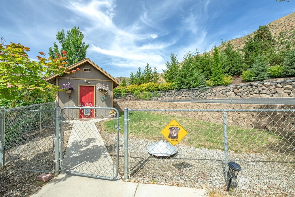 1365 Pitcher Canyon Road Wenatchee, WA 98801 - Photo 36 of 40 a view of outdoor space yard and patio