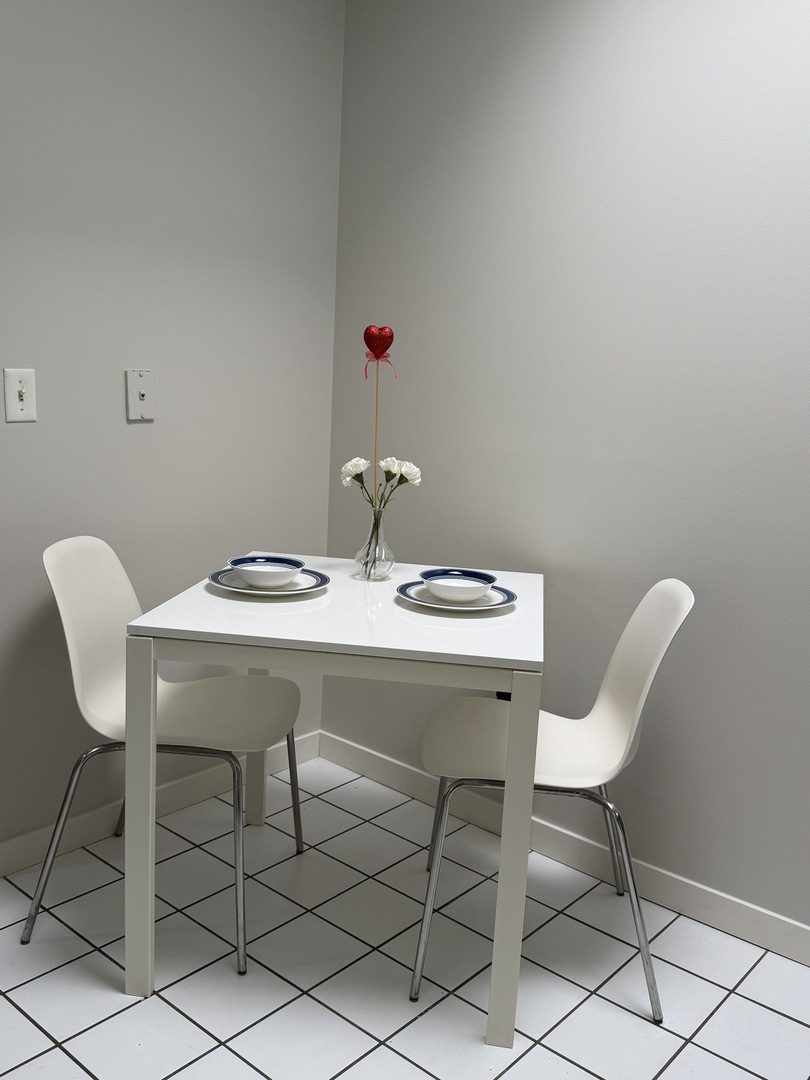 422 Kelburn Road, Unit 325 Deerfield, IL 60015 - Photo 8 of 33 Gallery Image 8