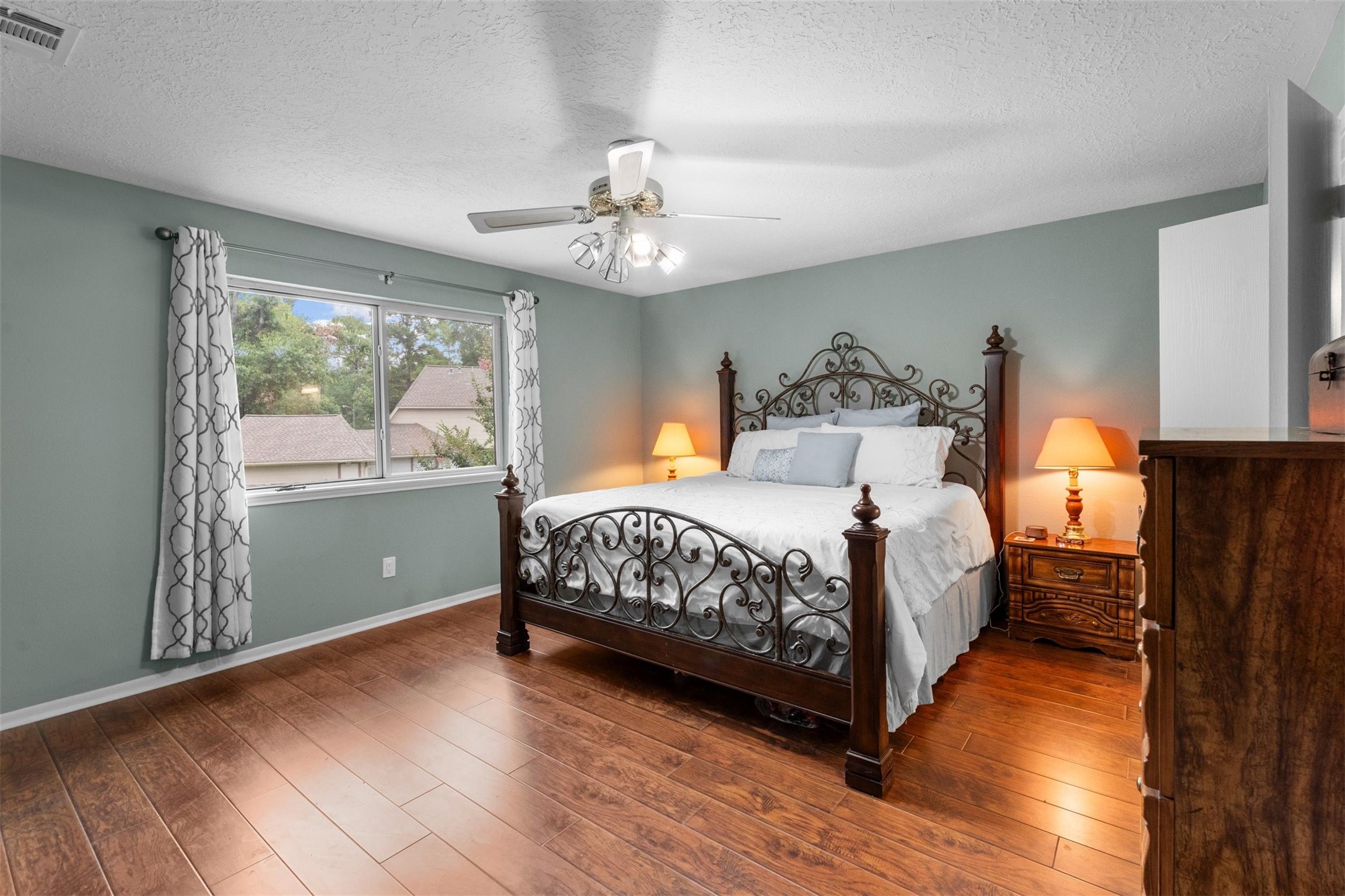 3826 Shipman Lane Spring, TX 77388 - Photo 25 of 43 Spacious primary bedroom suite