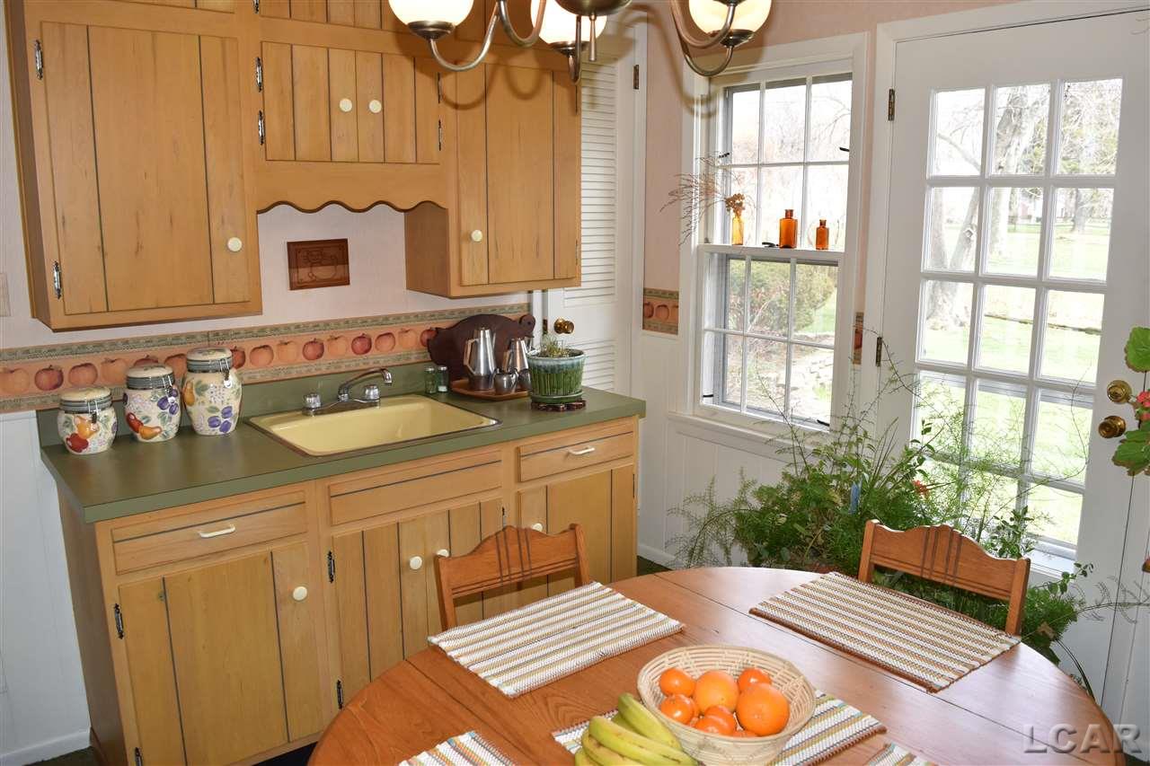 1365 Trenton Road Adrian, MI 49221 - Photo 13 of 41 Breakfast Room 3