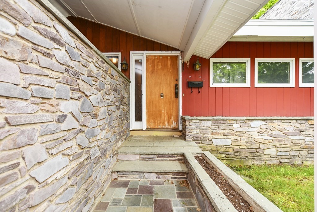 13 Bradley Road Salem, MA 01970 - Photo 2 of 32 Gallery Image 2
