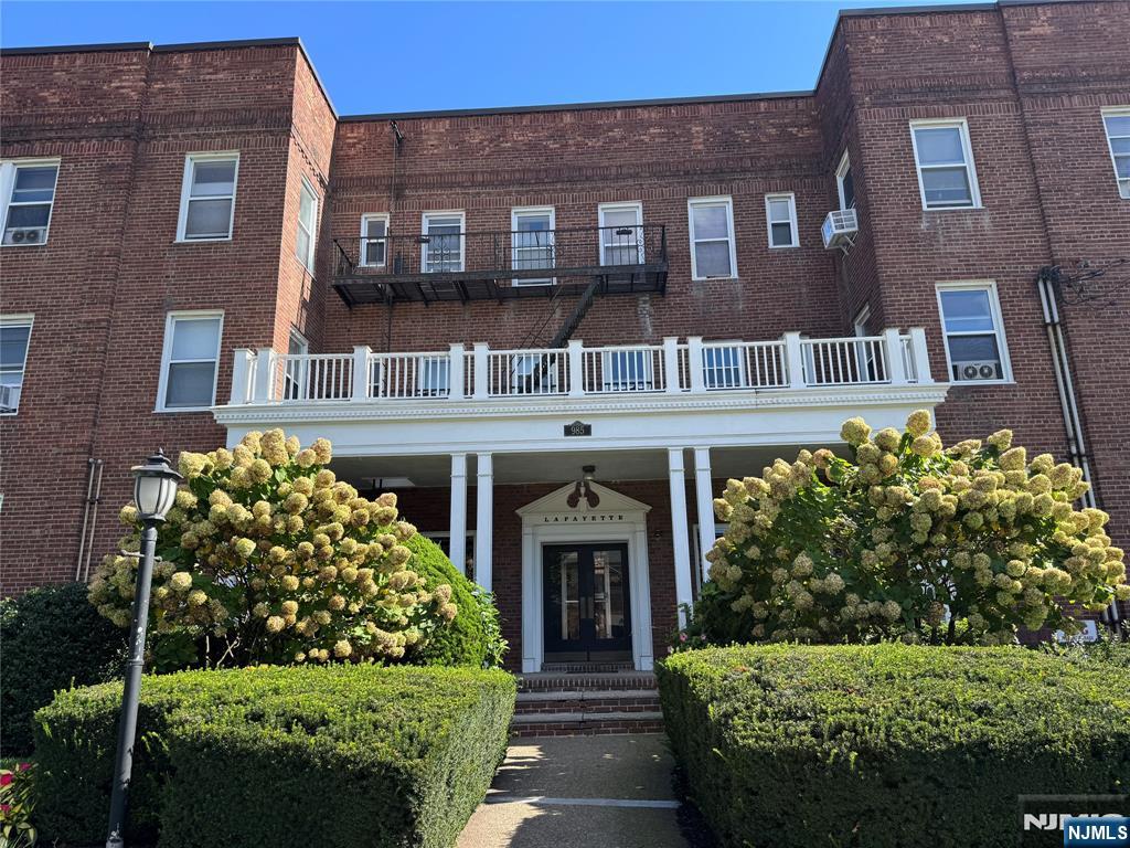 985 Teaneck Road, Unit 3K Teaneck, NJ 07666 - Photo 1 of 14 Gallery Image 1