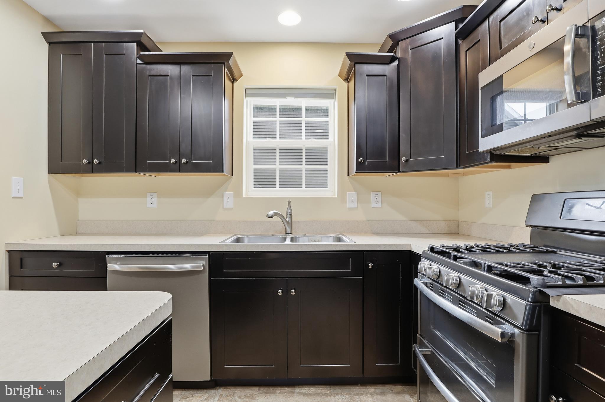 2606 Woodspring Drive York, PA 17402 - Photo 14 of 60