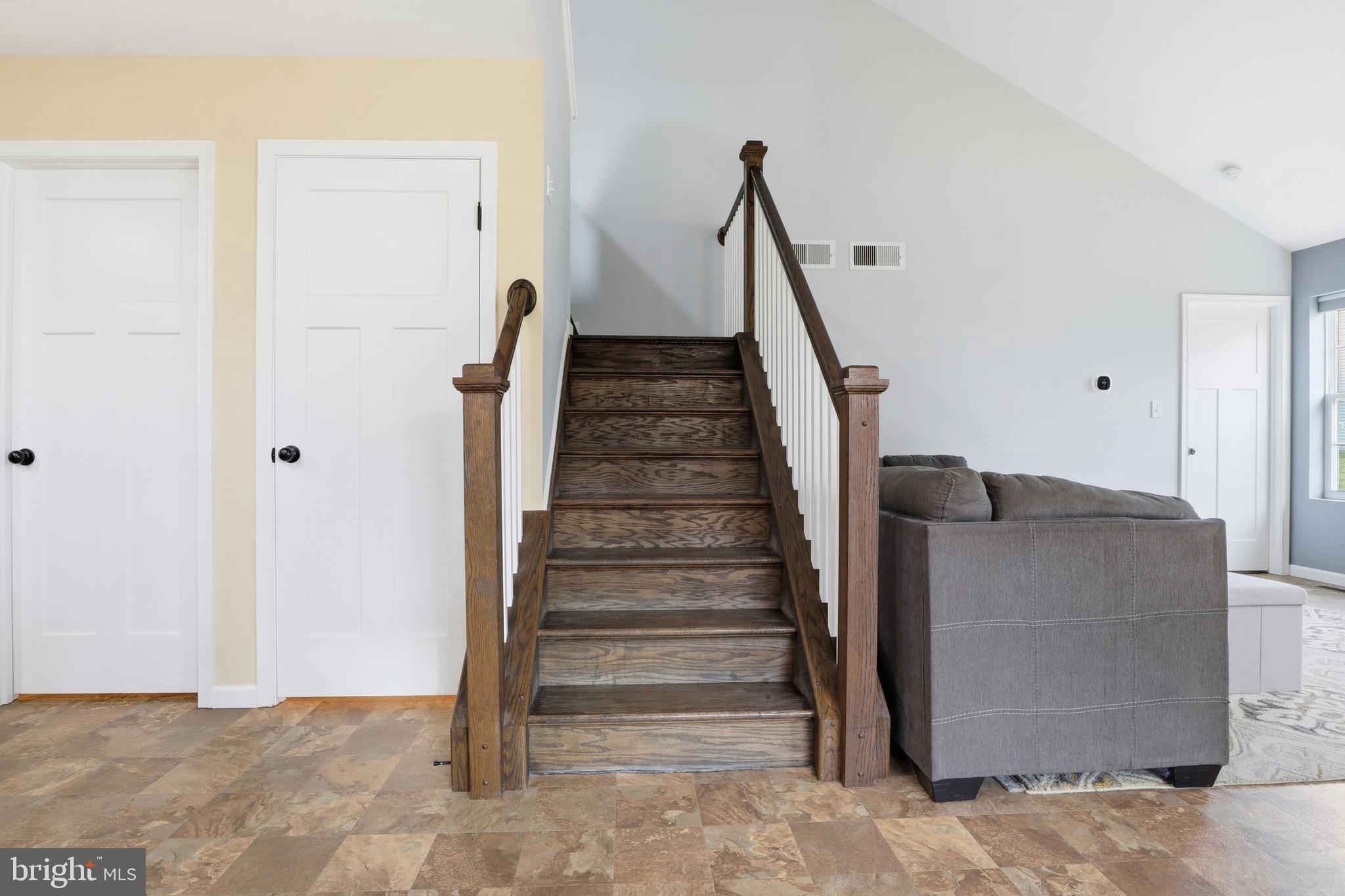 2606 Woodspring Drive York, PA 17402 - Photo 27 of 60 a view of entryway