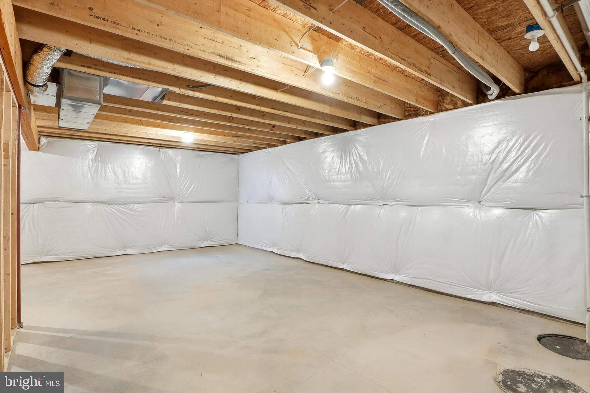 2606 Woodspring Drive York, PA 17402 - Photo 36 of 60 a view of a garage