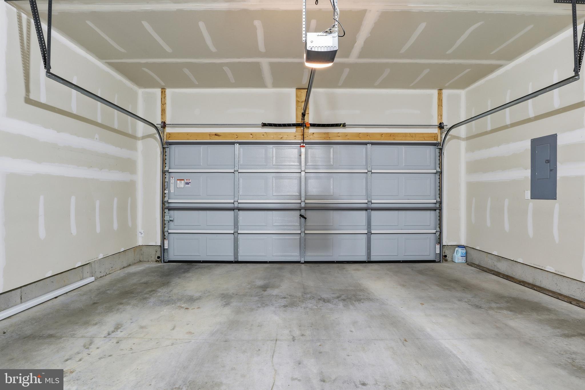2606 Woodspring Drive York, PA 17402 - Photo 39 of 60 a view of a room with shelf