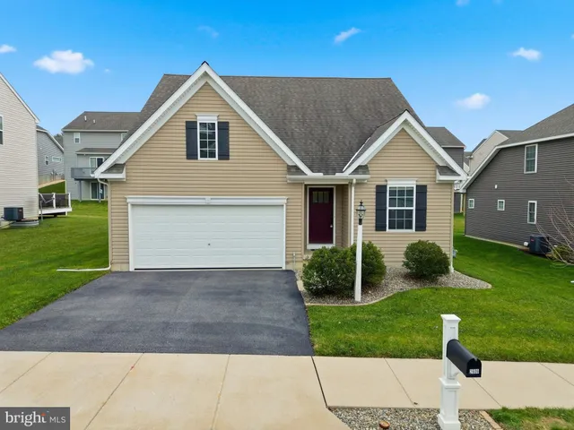 $410,000 | 2606 Woodspring Drive, York, PA 17402