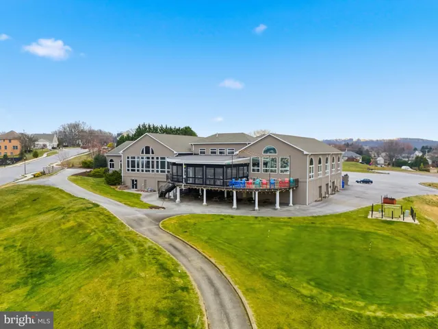 $410,000 | 2606 Woodspring Drive, York, PA 17402