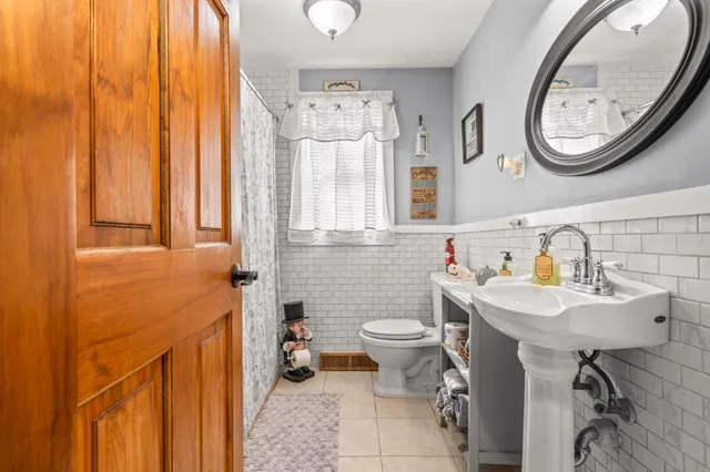 $639,900 | 361 Rock Lane, Milford, CT 06460