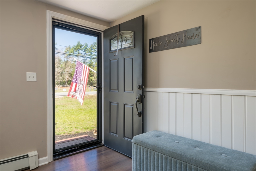 380 Walnut Plain Road Rochester, MA 02770 - Photo 4 of 22 Gallery Image 4