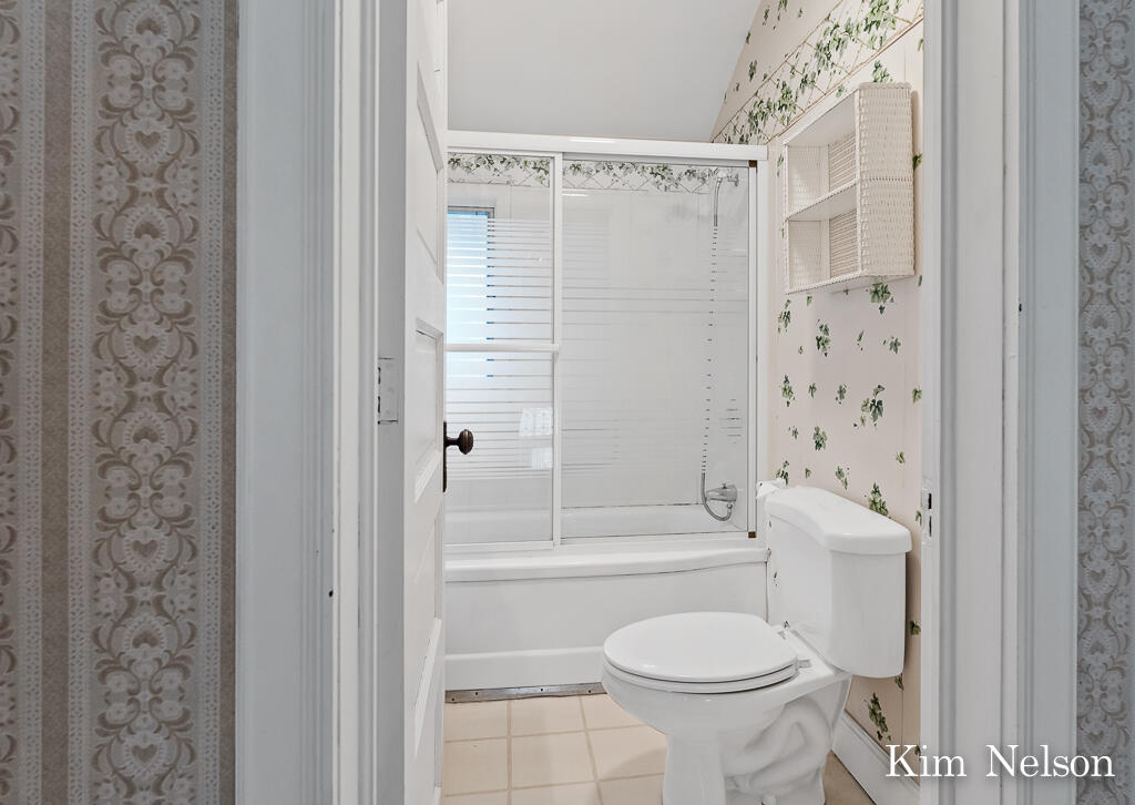 6100 Murray Road Whitehall, MI 49461 - Photo 48 of 74 Bathroom 2