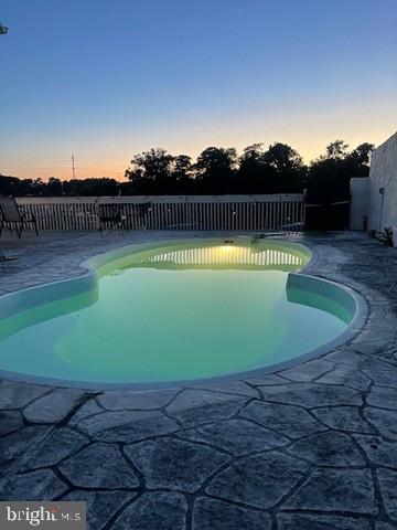 13 Hunters Point Millsboro, DE 19966 - Photo 26 of 29 Evening Poolside