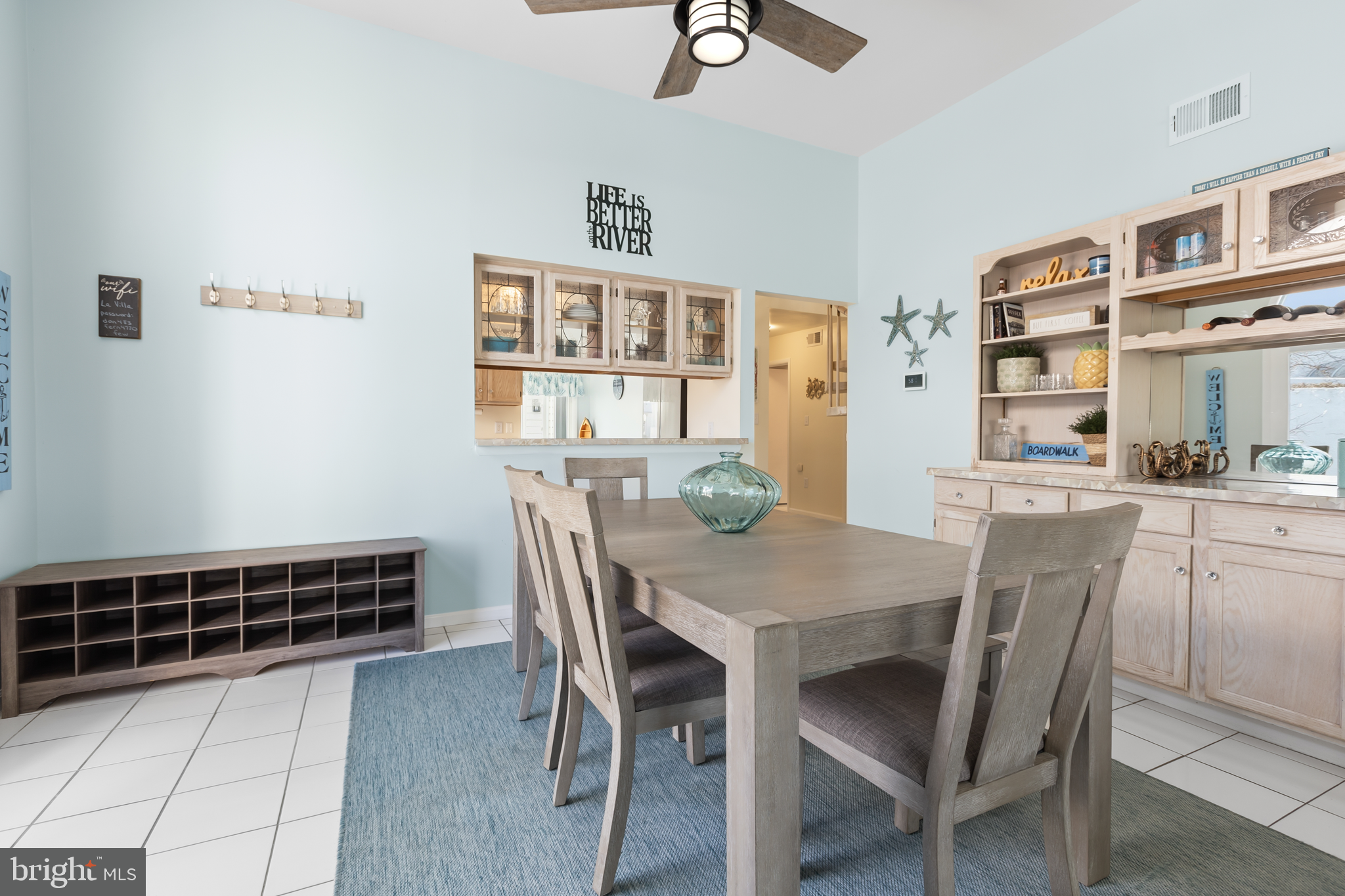 13 Hunters Point Millsboro, DE 19966 - Photo 7 of 29 Dining Room & Wet Bar
