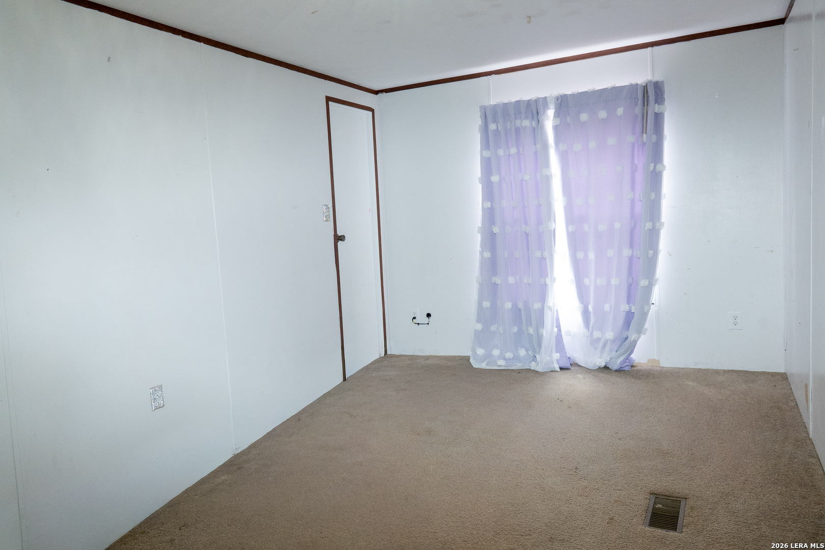 507 Beech Street Jourdanton, TX 78026 - Photo 10 of 17 a view of a small space