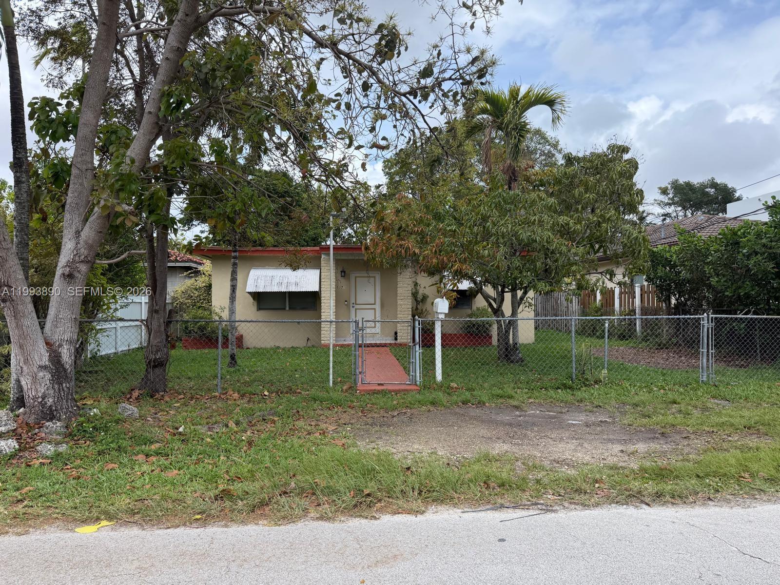 6371 Southwest 34th Street Miami, FL 33155 - Photo 2 of 10