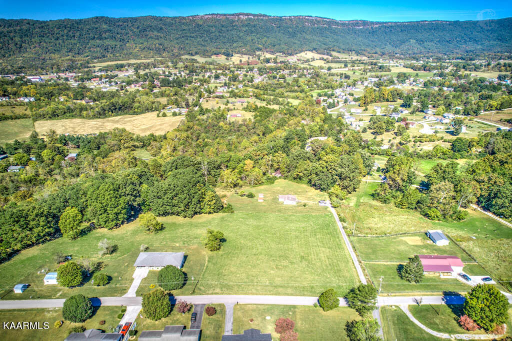 200 Morton Road La Follette, TN 37766 - Photo 4 of 20 DJI_0622_3_4