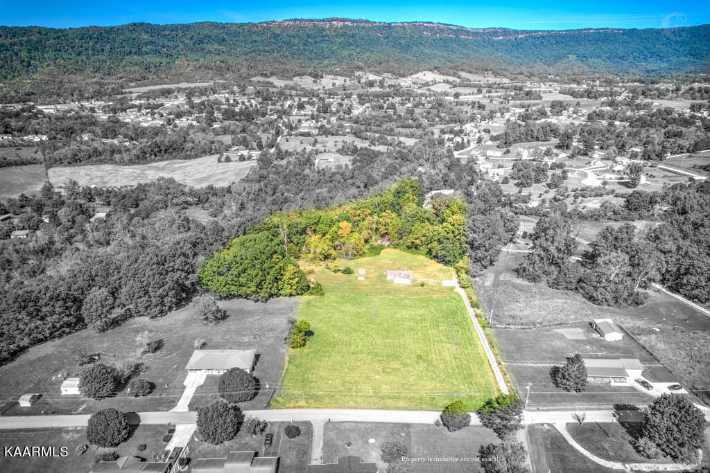 200 Morton Road La Follette, TN 37766 - Photo 5 of 20 DJI_0622_3_4-Edit