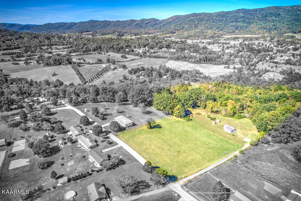 200 Morton Road La Follette, TN 37766 - Photo 6 of 20 DJI_0625_6_7-Edit