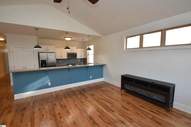 $1,395 | 9 B Harris Street, Greenville, SC 29601