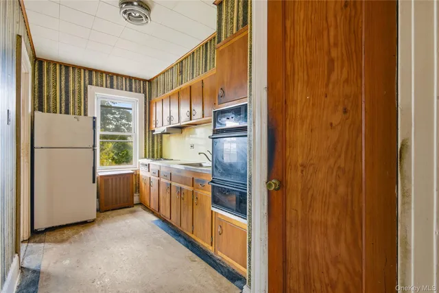 $779,000 | 61-24 65th Street | Middle Village