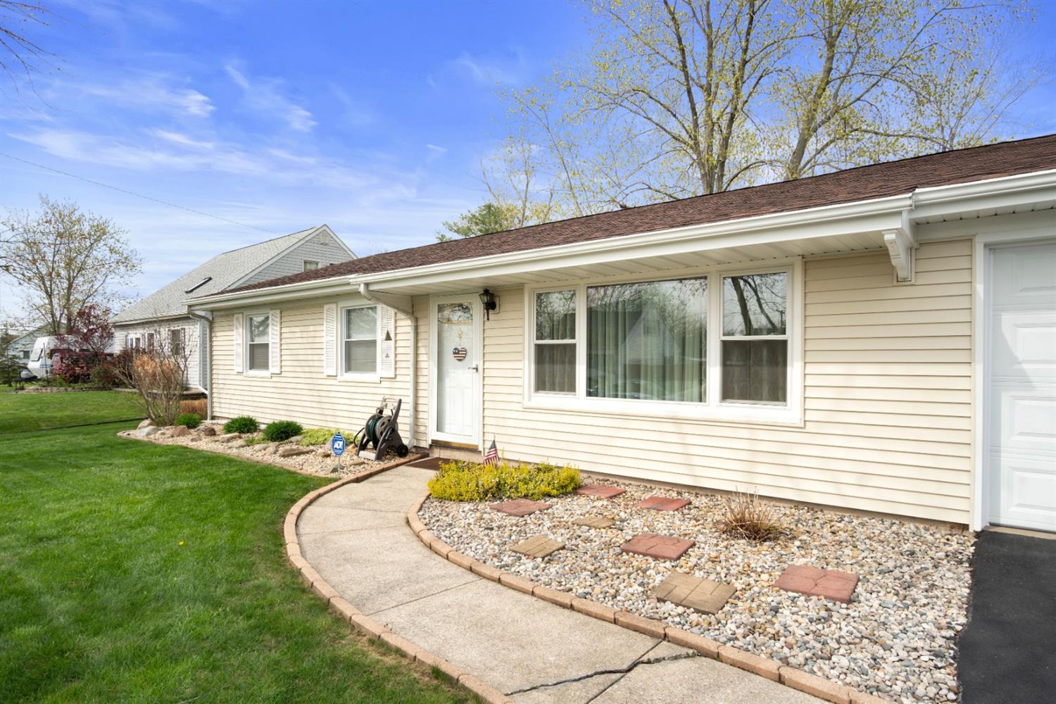 714 Acadia Road Valparaiso, IN 46385 - Photo 4 of 23 1500x1000