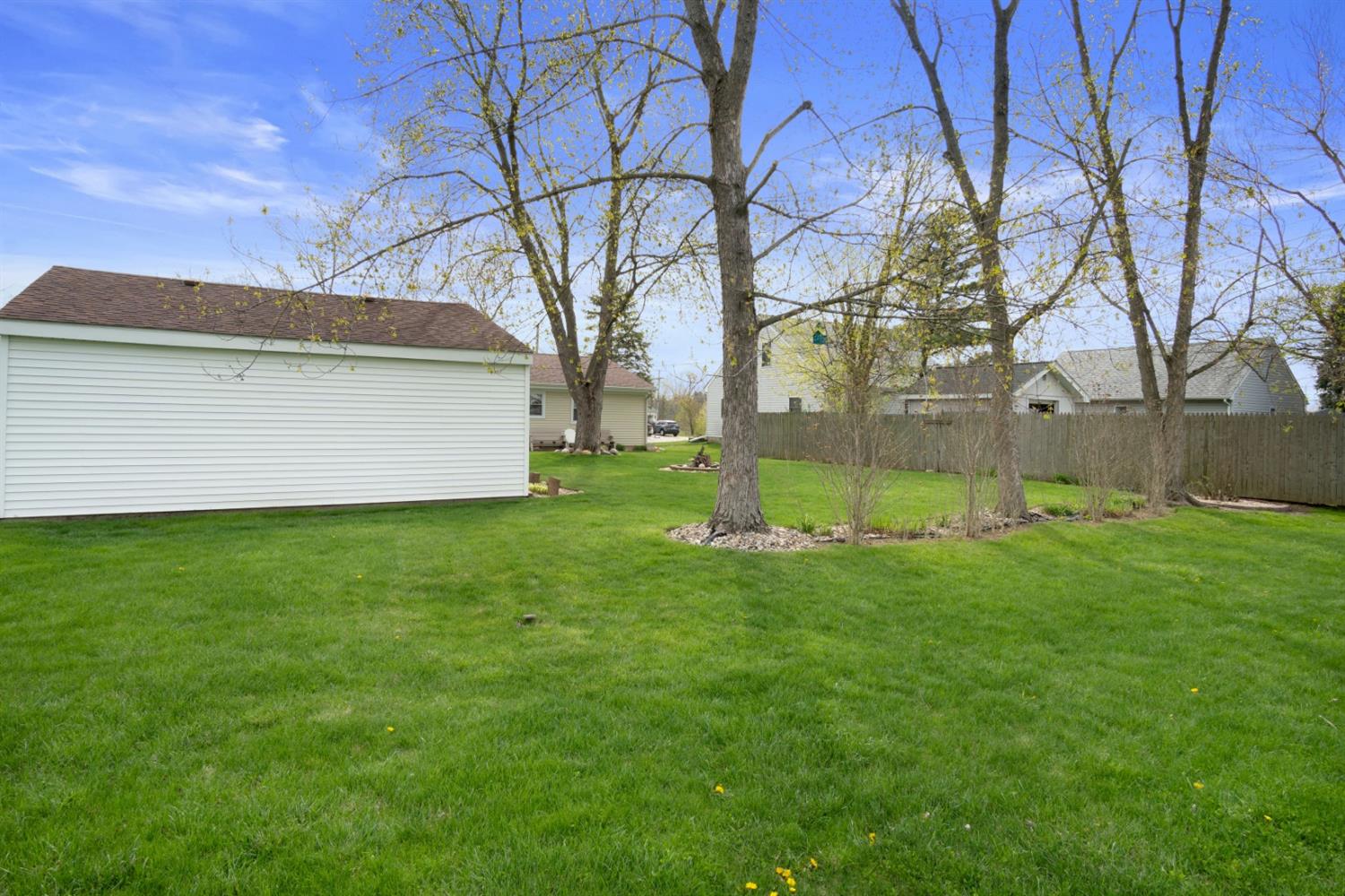 714 Acadia Road Valparaiso, IN 46385 - Photo 5 of 23 1500x1000