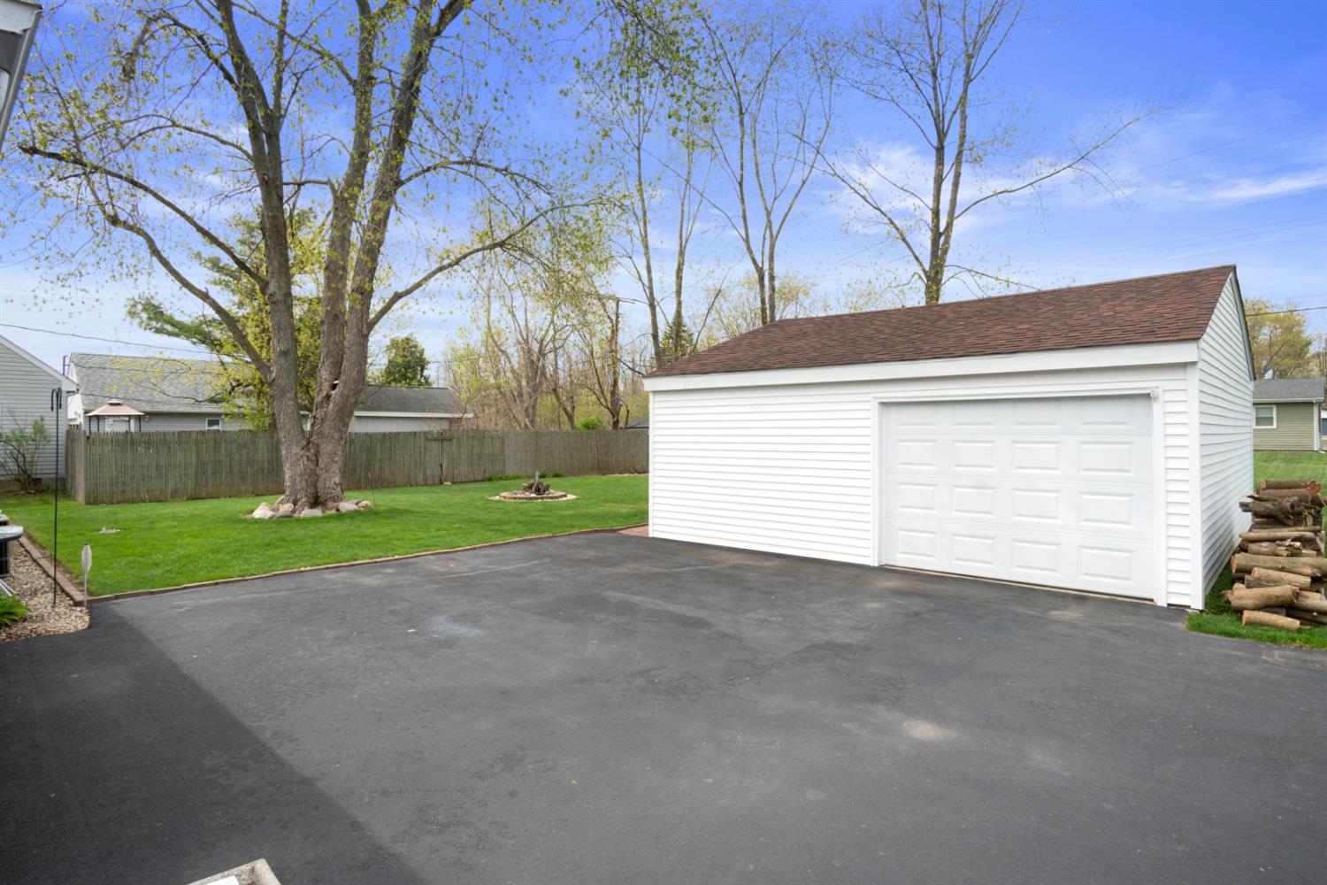 714 Acadia Road Valparaiso, IN 46385 - Photo 6 of 23 1500x1000