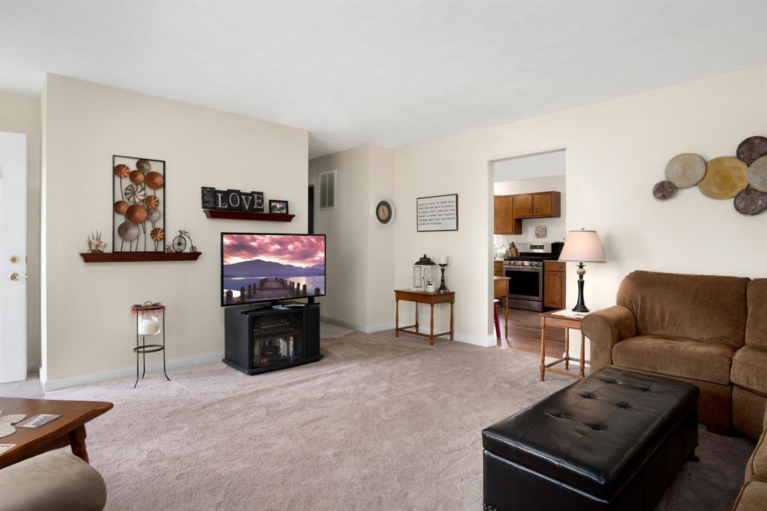 714 Acadia Road Valparaiso, IN 46385 - Photo 8 of 23 1500x999