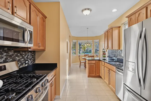 $389,000 | 706 Owl Creek Lane, Gurnee, IL 60031