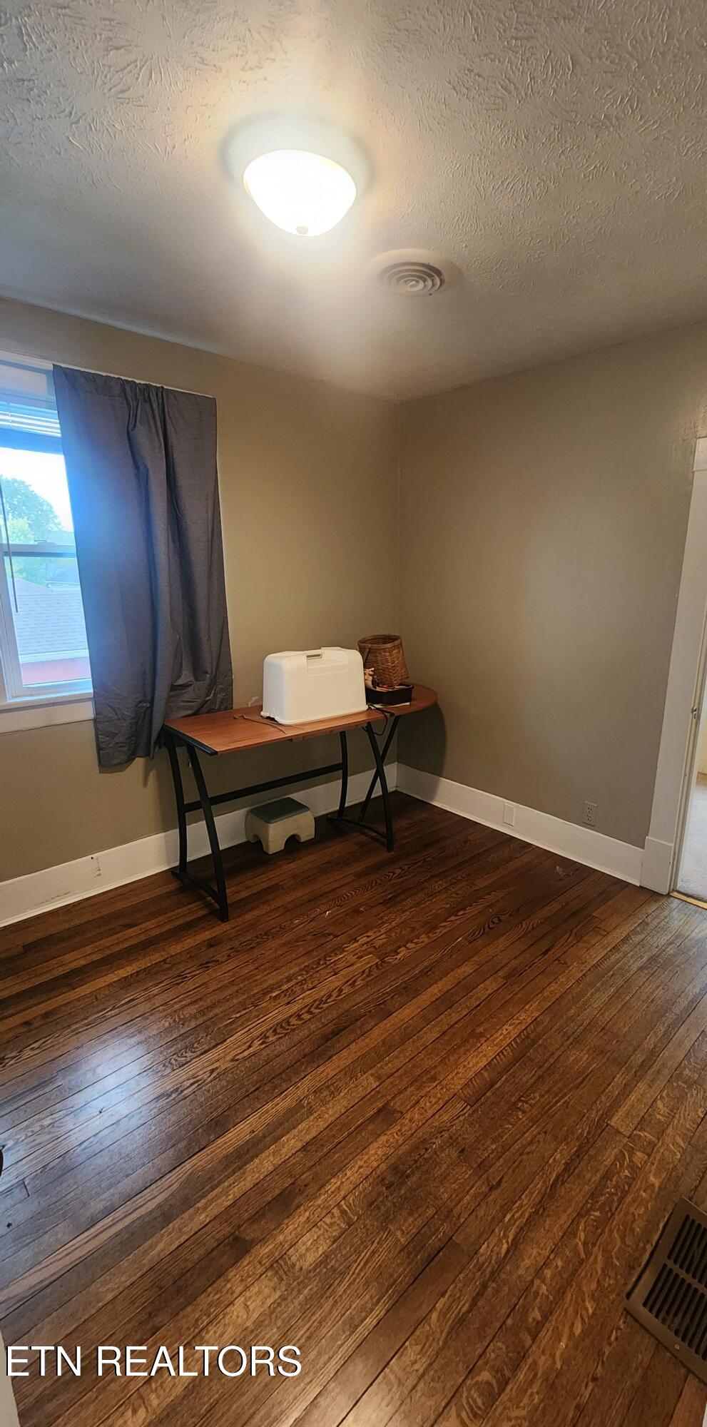 205 North Main Street Oneida, TN 37841 - Photo 25 of 49 20241015_141355