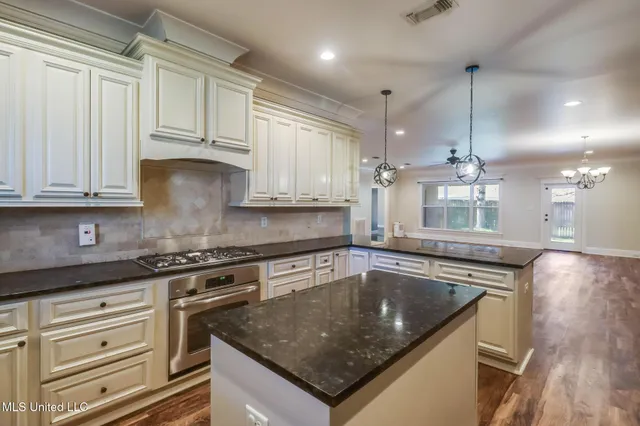 $400,000 | 857 Reed Lane, Gulfport, MS 39507