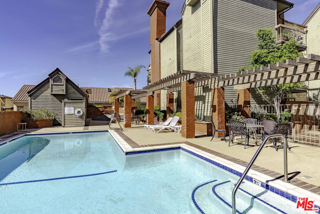 1313 Valley View Road, Unit 213 Glendale, CA 91202 - Photo 27 of 31 a view of building exterior