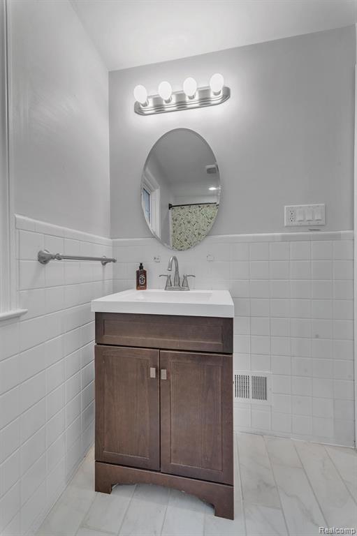 421 Maison Road Grosse Pointe Farms, MI 48236 - Photo 31 of 44