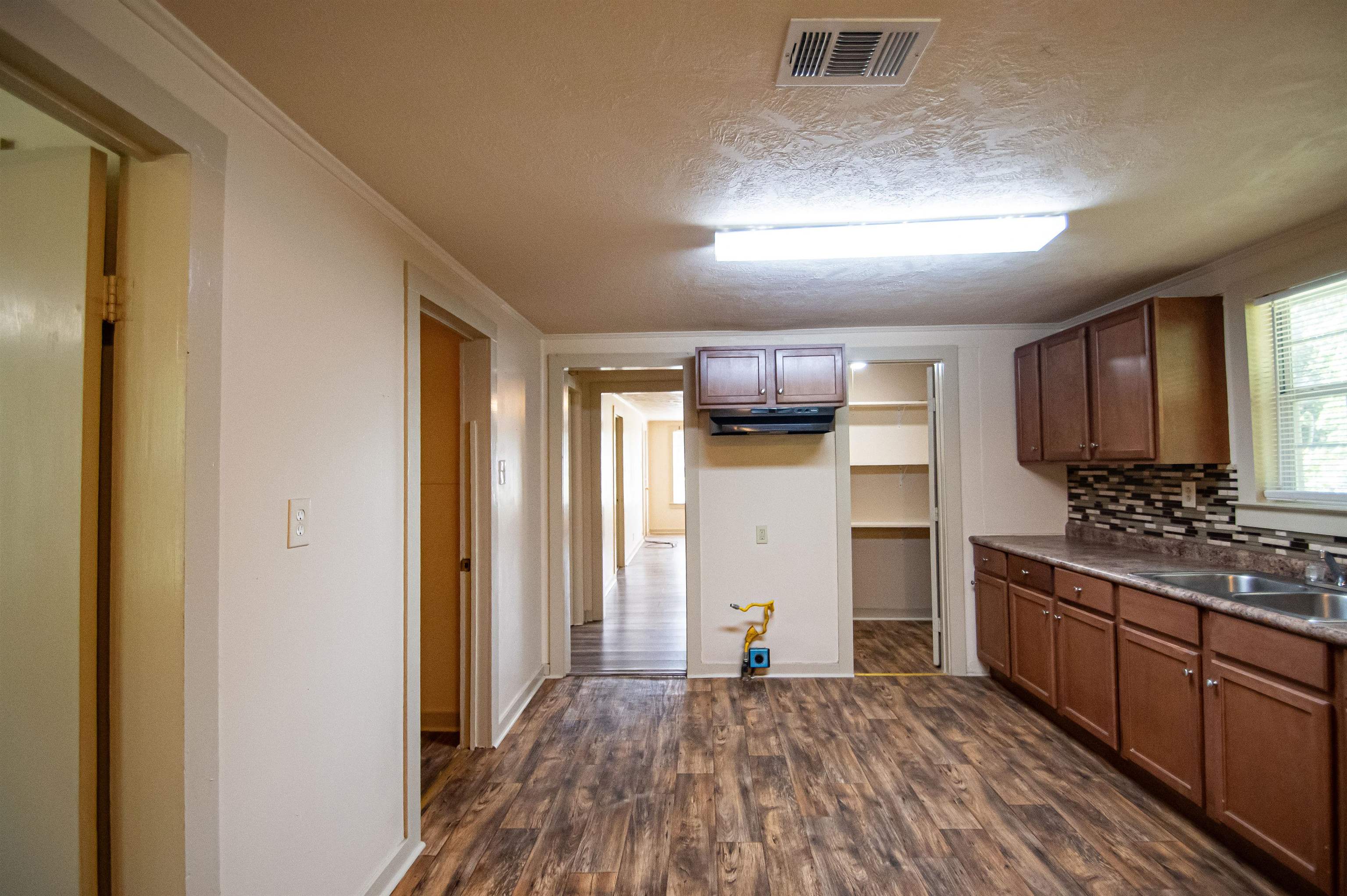 910 Bonner Street Silsbee, TX 77656 - Photo 7 of 14