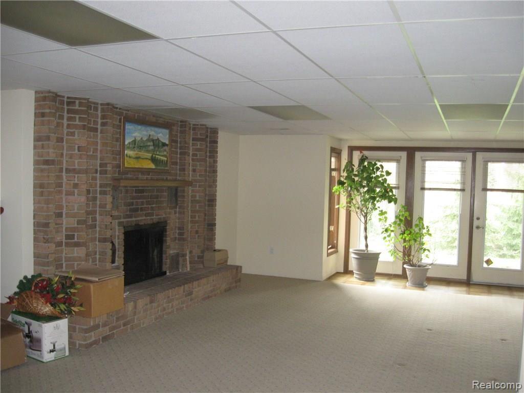 2437 Munster Road Rochester Hills, MI 48309 - Photo 33 of 47