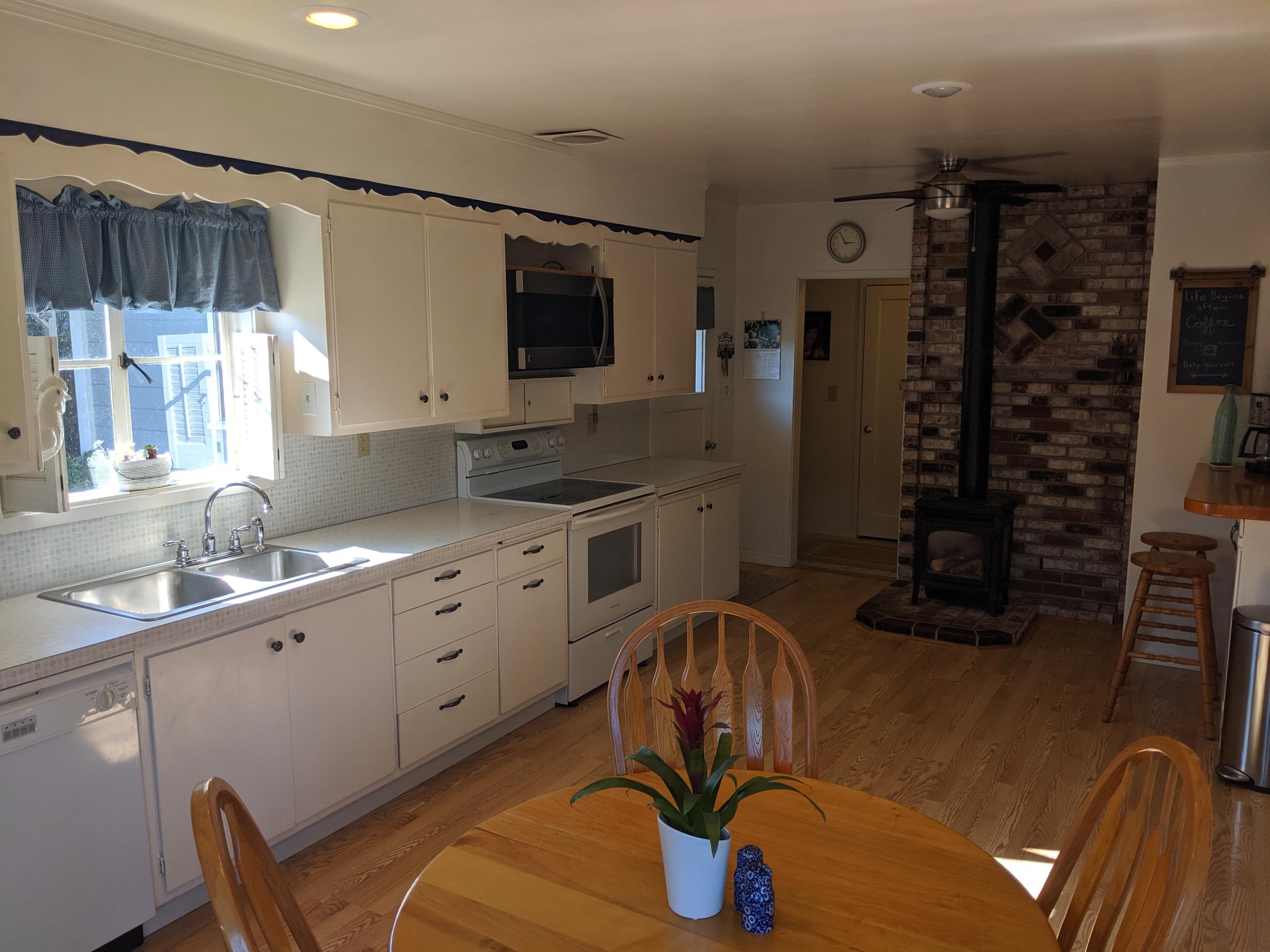104 Douglas Street Rio Dell, CA 95562 - Photo 3 of 98
