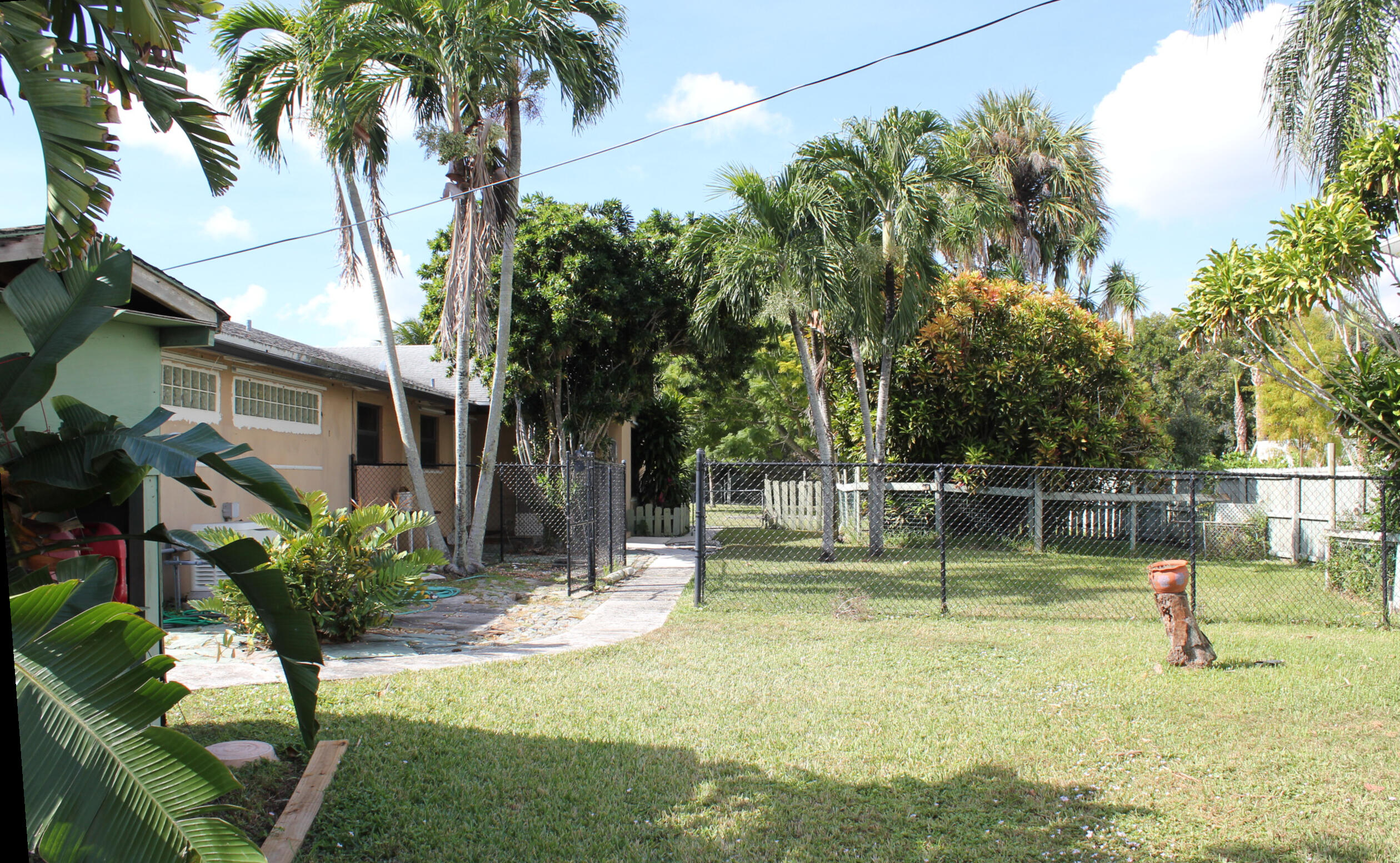 4981 Serafica Drive Lake Worth, FL 33461 - Photo 13 of 44 IMG_3787