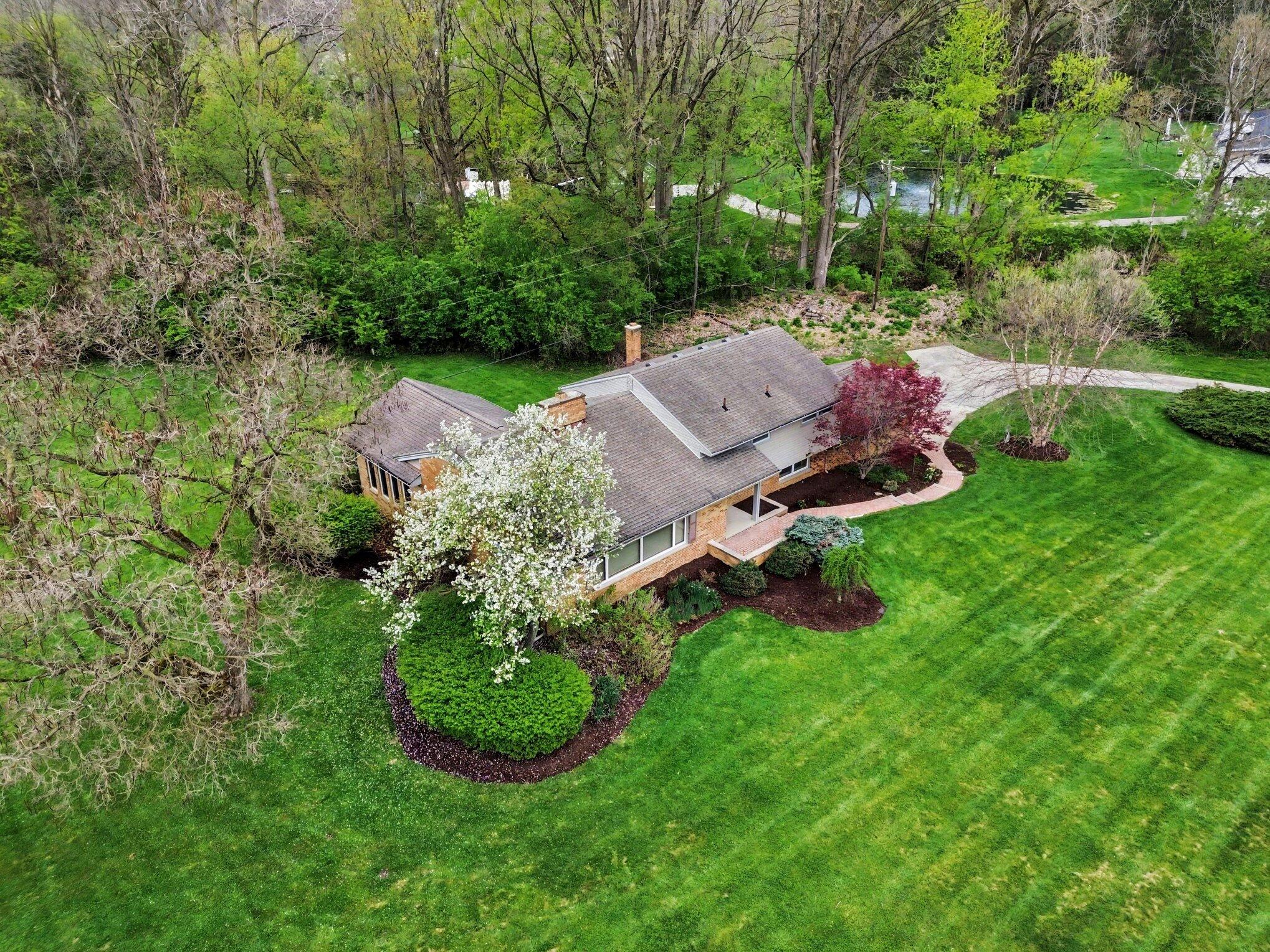 6595 Napier Road Plymouth, MI 48170 - Photo 5 of 35 030_file_1400